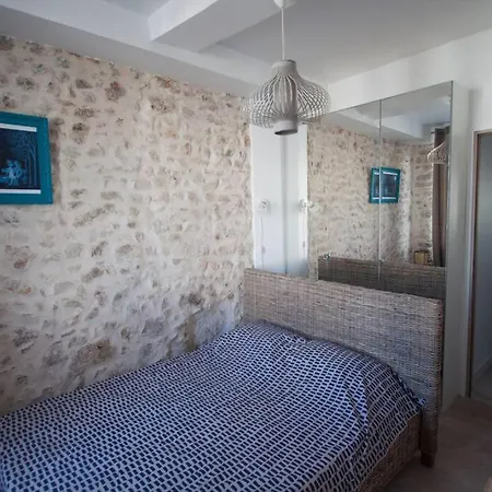Charming Flat 3 Ppl Center Of Town Wi-fi, Ac, New Apartment *