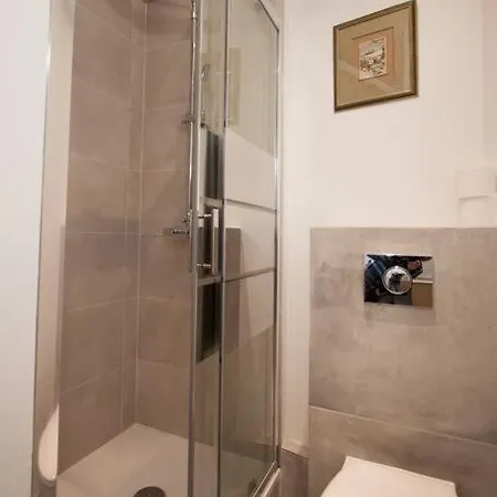 Charming Flat 3 Ppl Center Of Town Wi-fi, Ac, New 昂蒂布